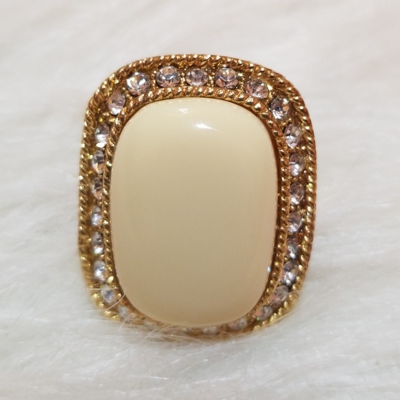 Statement Ring - Picture 1 of 4